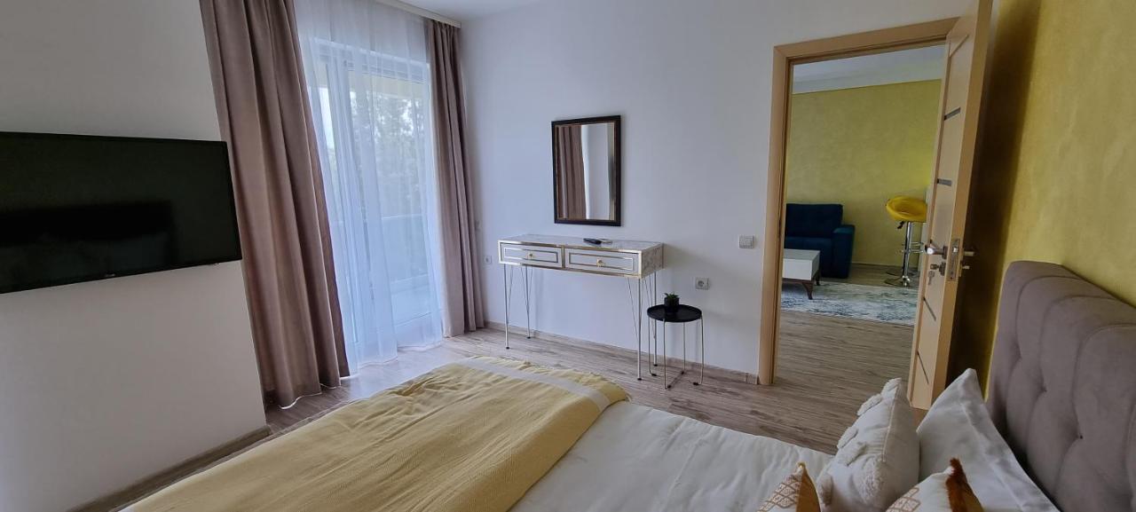 Eral Apartment Mamaia Exteriör bild